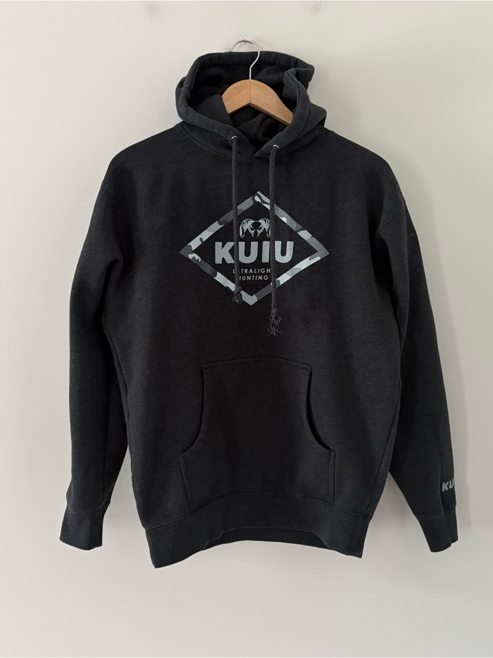 Kuiu Vias Storm Sign Hoodie Mens Dark Charcoal Camo Pullover Size Medium